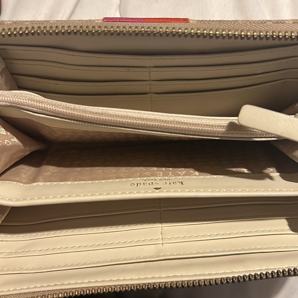 Wallets - Picture 5 of 5